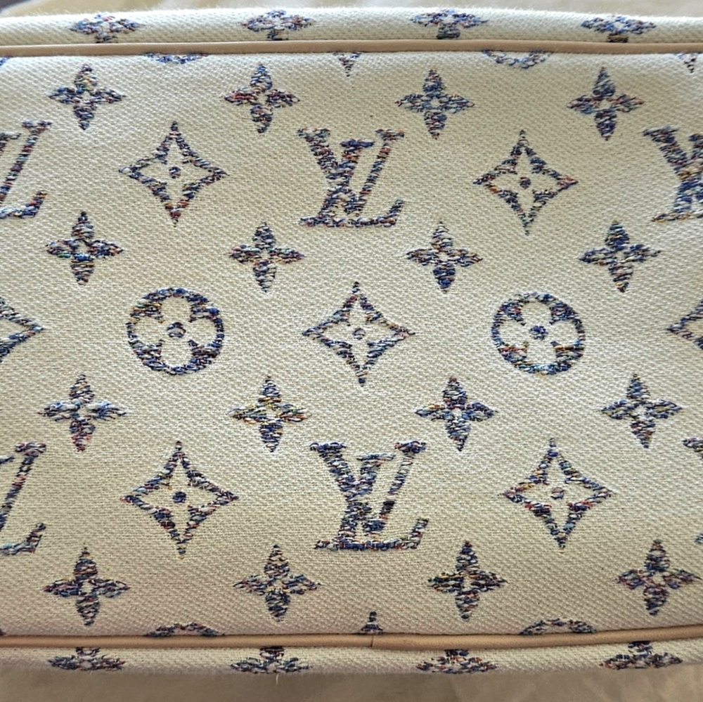 Authentic Louis Vuitton Neverfull MM - Picture 7 of 8